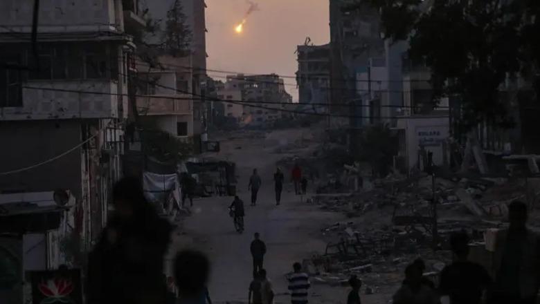 Armëpushimi hyn në fuqi/ Izraeli miraton fazën e parë të planit të paqes në Gaza, Trump: Pengjet do të dorëzohen deri të martën