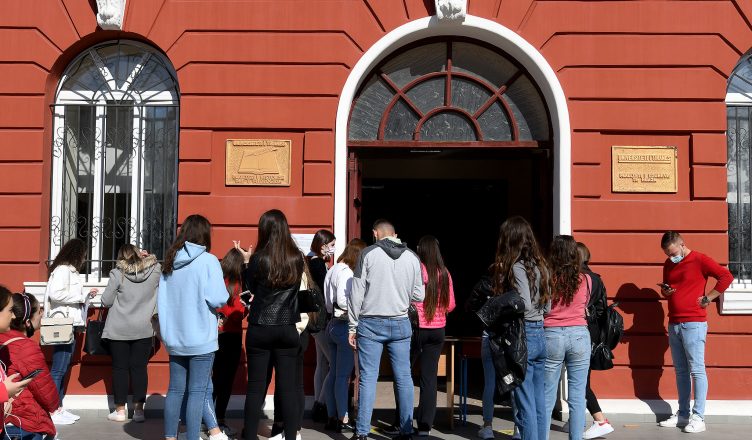 Arsimi në alarm/ Universitetet boshatisen, mbyllet raundi i dytë i regjistrimeve