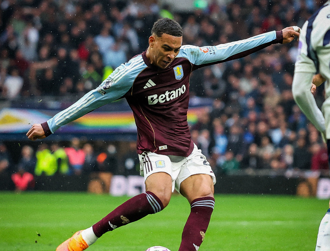 Aston Vila, fantazisti Roxhers kërkohet nga Liverpul, Çelsi e PSG