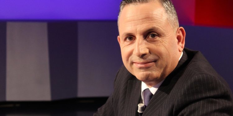 Autorët e sotëm të teksteve të këngëve, bejtexhinj e tregtarë