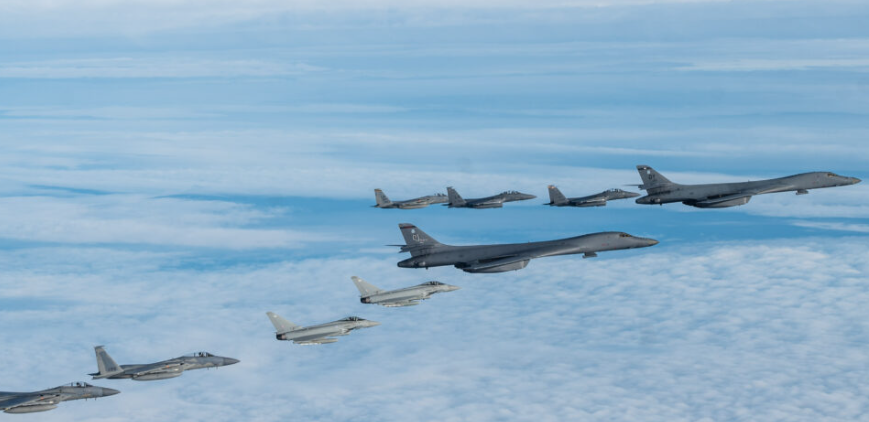 Avionët britanikë dhe amerikanë kryejnë mision 12-orësh pranë kufirit rus