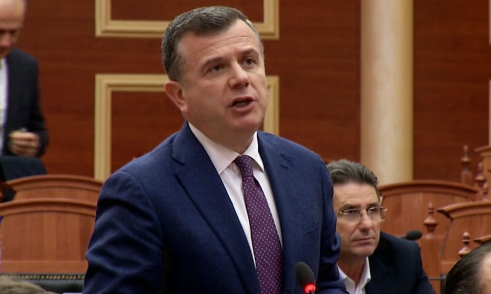 Balla humbet durimin me Balliun: O e nxirrni përjashta, ose unë nuk mund të vazhdoj…