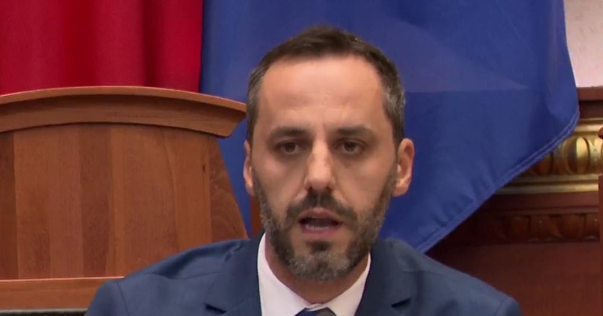 Bardhi kërkoi dorëheqjen e ministres së brendshme, Lamallari: Mos bëni politikë me vdekjen, nuk kanë kaluar të shtatat