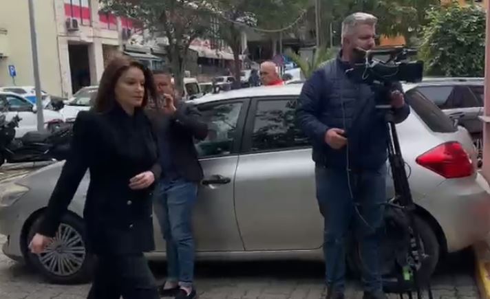 Bashkëshortja e ish-kryebashkiakut Veliaj, Ajola Xoxa paraqitet në SPAK