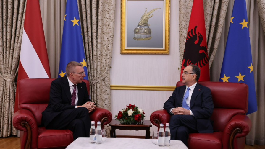 Begaj pret në takim Presidentin e Letonisë, në fokus siguria dhe mbrojtja