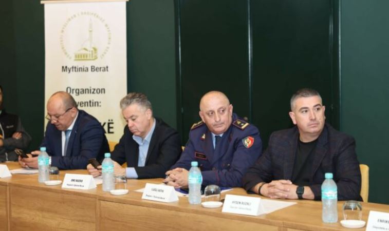 Berat, diskutime për ‘Barazinë Gjinore’/ Bozdo: Kemi kërkuar tërheqje të plotë të projektligjit