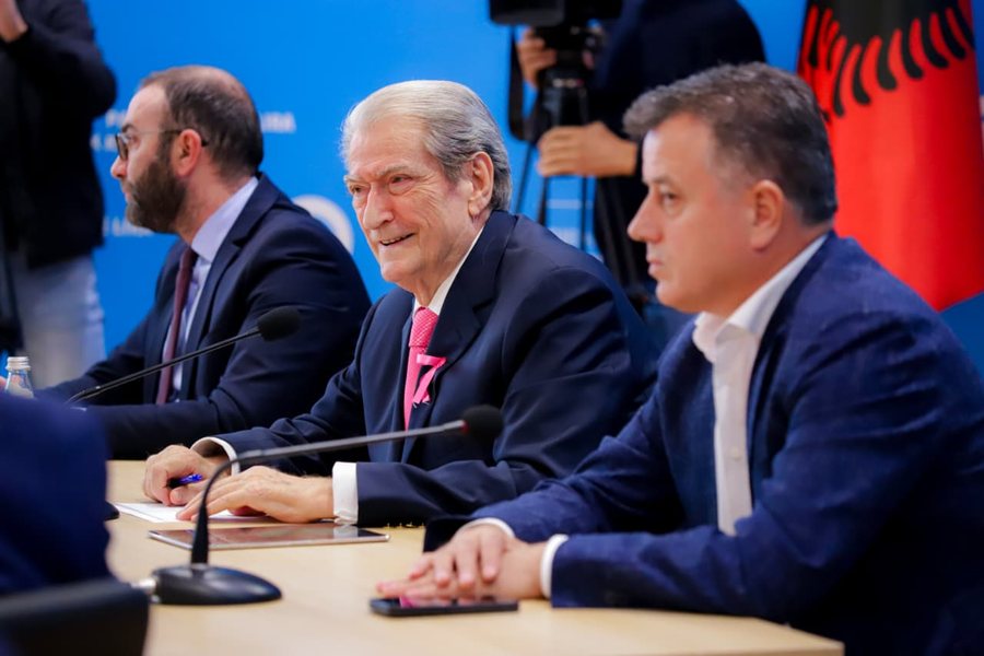 Berisha ‘dorëzohet’ edhe për 5 bashkitë e tjera: Mbështesim të pavarurit kudo që ndodhen!