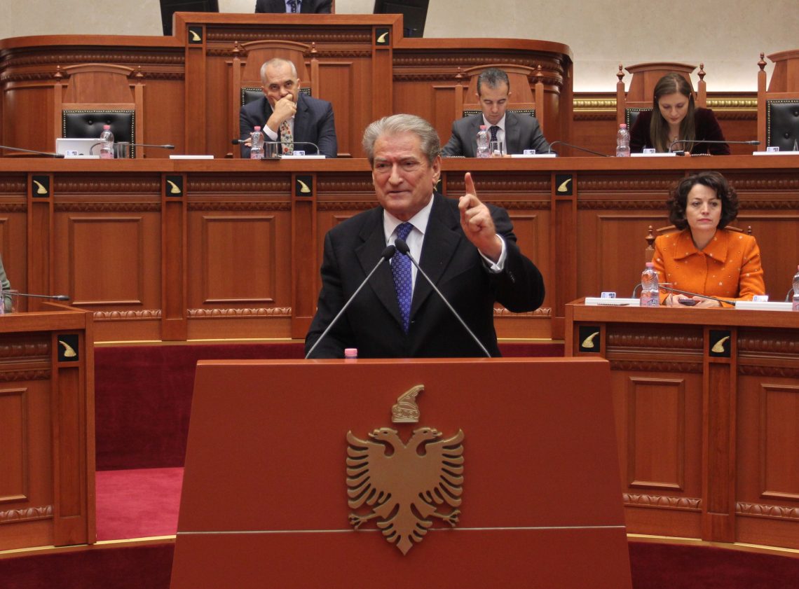 BIRN: Parlament i vogël? Ekspertët peshojnë efektet e një pakti të dytë mes Ramës dhe Berishës