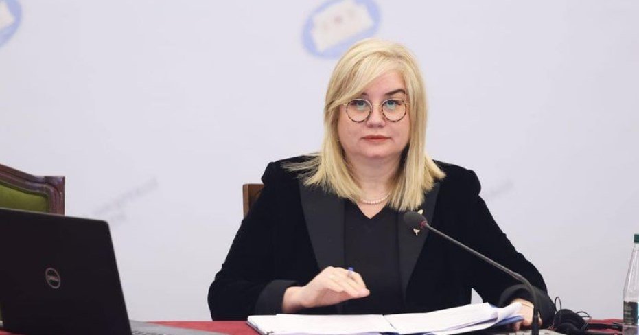 Blerja e radhes/ Ish-deputetja e PD, Zheni Gjergji, emërohet Drejtoreshë e Spitalit të Elbasanit