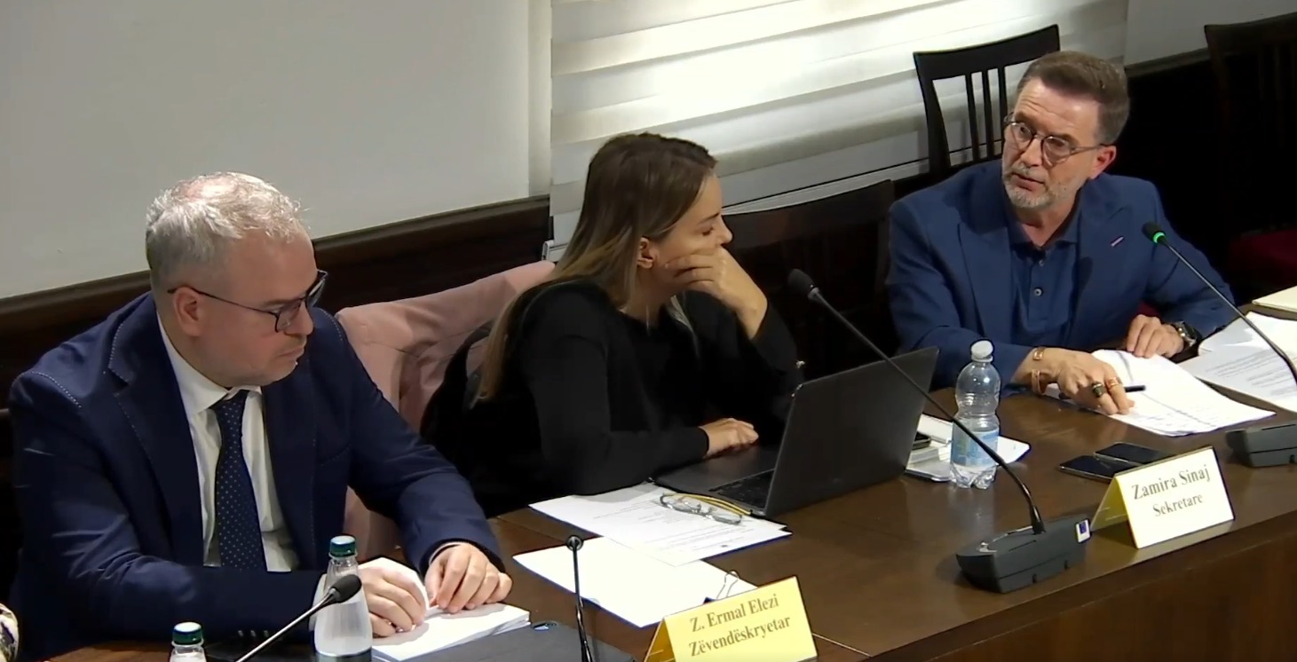 Braçe shpërthen te “Ekonomia”: Metalurgu po kthehet në kamarier dhe bujku në sanitar. Shqipëria nuk eksporton më..