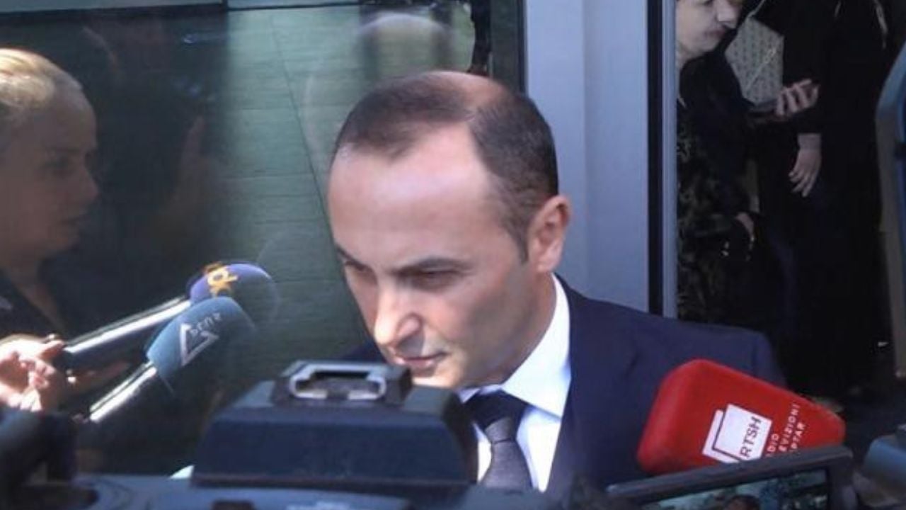 “Brenda 6 muajsh të ndërtohet pallati i drejtësisë”/ Kërkesa e zv.kryetarit Gerd Hoxha: Të mbyllen gjykatat që s’kanë as kushtet minimale