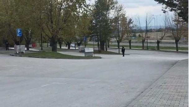 Brenda hotelit të kombëtares shqiptare në Leskovac, gazetari: Si një ishull i izoluar nga forcat speciale serbe