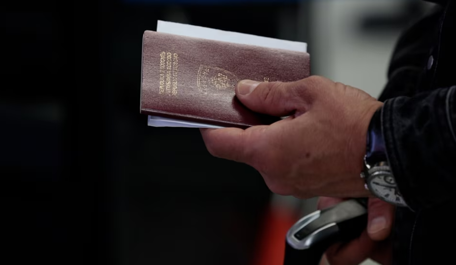 Britania sanksionon rrjetin nga Kosova, e akuzon për falsifikim dokumentesh për bandat kriminale