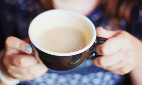 Çaji që nxit humbjen e peshës dhe zvogëlon inflamacionin!