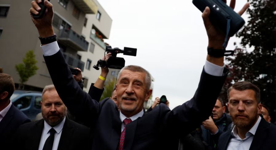 Çekia mund të tërheqë njohjen e Kosovës, ja pse zgjedhja e Babish mund t’i prishë punë Prishtinës