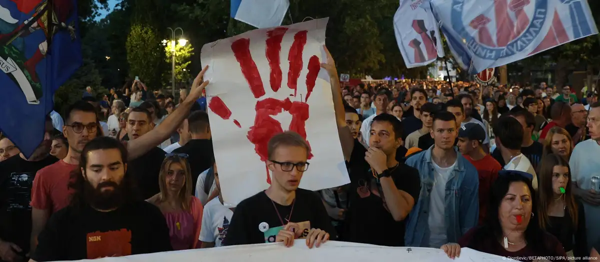 Çfarë duan të arrijnë studentët serbë?