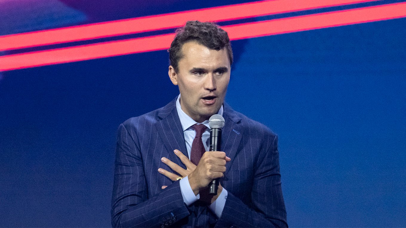 Charlie Kirk po mendonte të tërhiqej nga kauza pro-Izrael, donatorët hebrenj po i ushtronin presion/ Zbulohen mesazhet e publikuara më parë