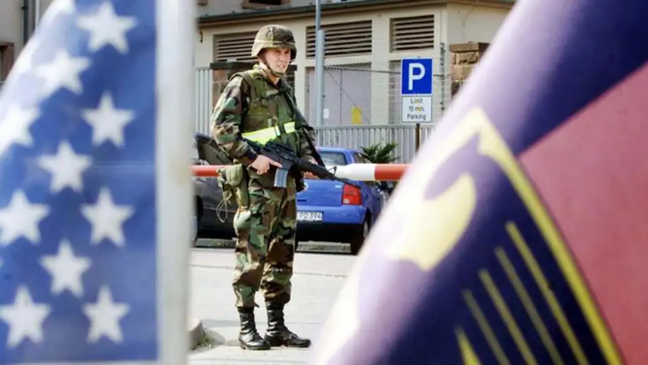 Civilëve amerikanë në Gjermani u rrezikohen pagat nga “ngrirja” e buxhetit të SHBA