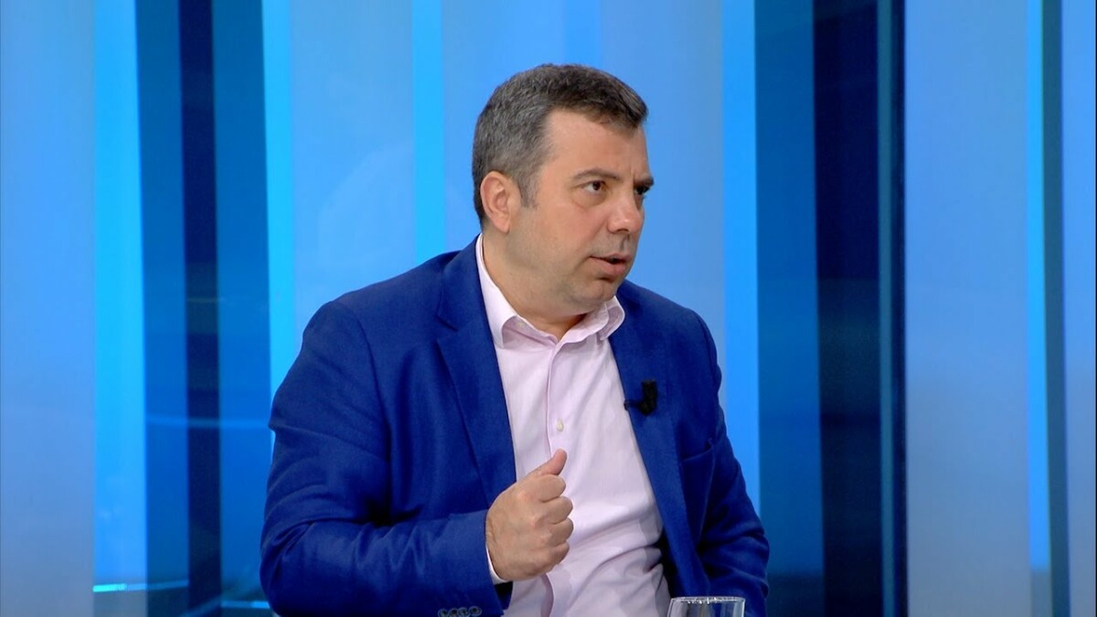 “Dalin në shesh dhe shtiren si patriotë”/ Protesta në mbrojtje të UÇK-së, reagon analisti:Tubimi i hipokrizisë së Ramës