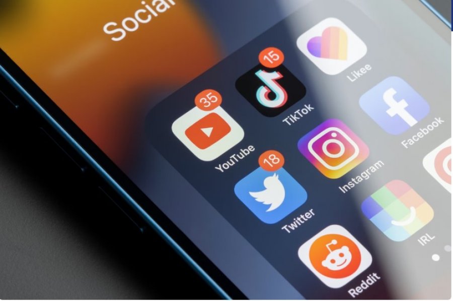 Danimarka planifikon të ndalojë rrjetet sociale për fëmijët nën 15 vjeç