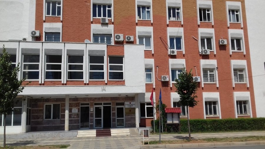 Debat i ashpër/ Skandal në Gjykatën e Kukësit: Gjyqtarja përjashton avokatin nga salla dhe e revokon nga çështja