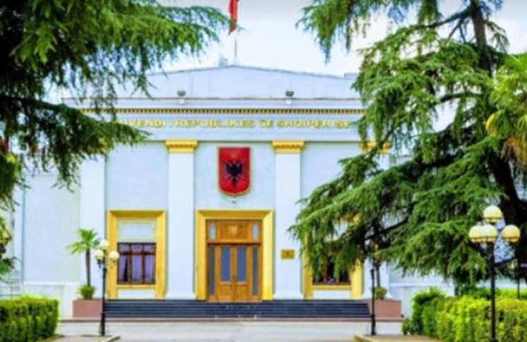 Debati për gjininë/ Deputeti Shehu kërkon të saktësohet në certifikatë, PS e rrëzon