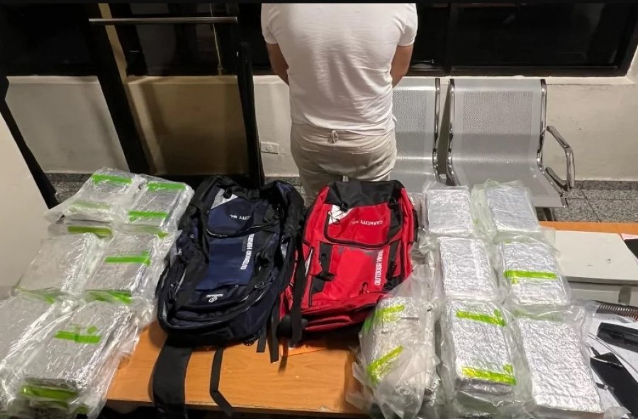 Dënohet me 15 vite burg shqiptari/ U kap me 40 kg kokainë në Republikën Domenikane, policia…(EMRI)