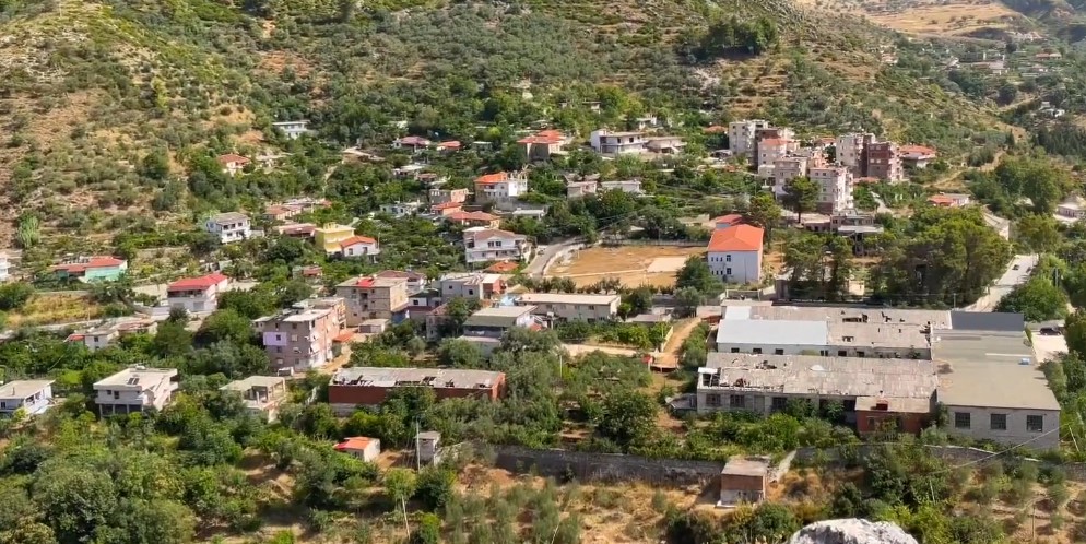 Denoncim qytetar nga Delvina: “Vetëm një orë ujë në ditë, as depozitat nuk mbushen”