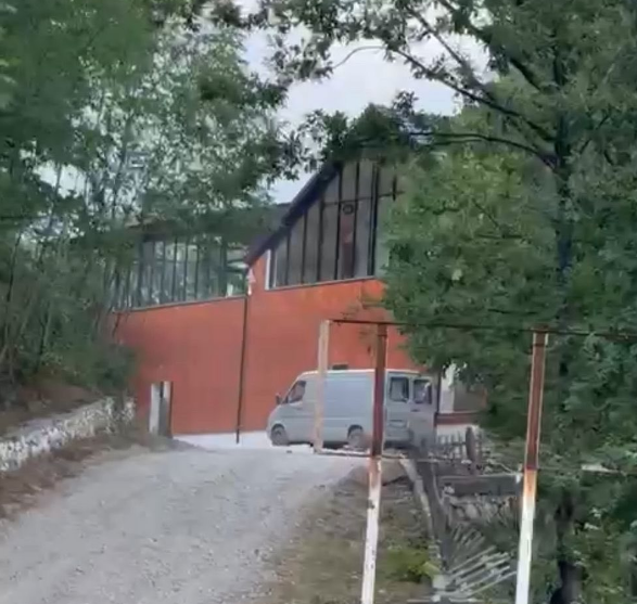 Denoncimi/ Drejtori i preferuar i Rakip Sulit ndërton biznes privat me punonjësit dhe mjetet e UKK