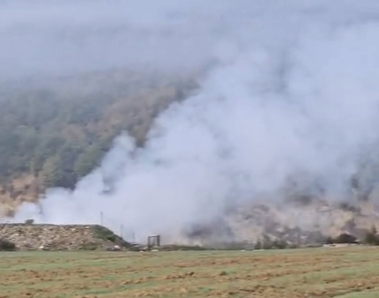 Denoncimi i deputetit Tritan Shehu: Pasi dogjën 430 milionë euro, tani djegin plehrat buzë Vjosës!