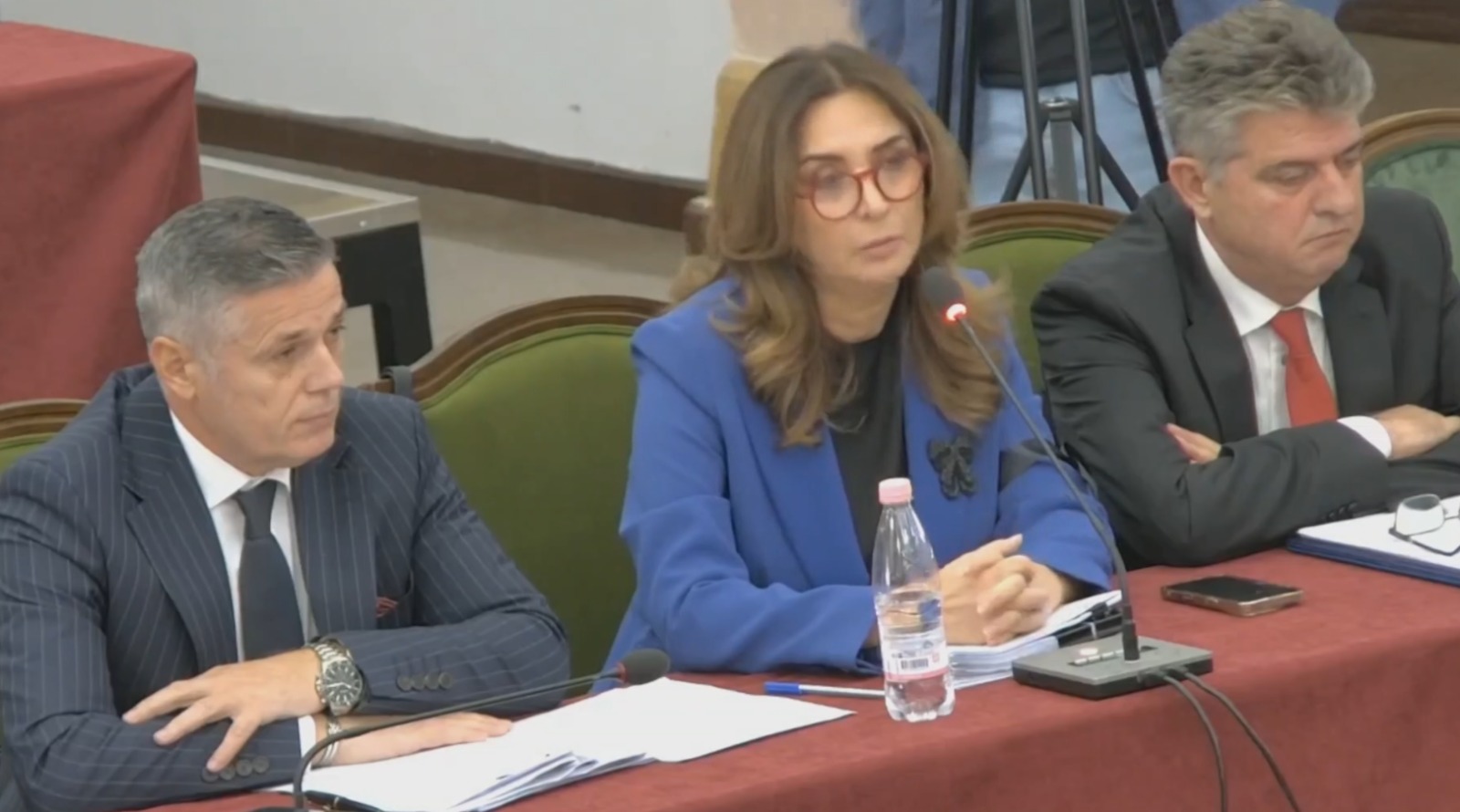 Deputetët nderojnë gjyqtarin! Mbahet një minutë heshtje në Komisione, kërkohet më shumë siguri