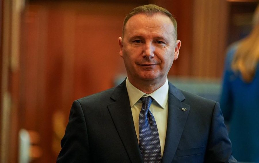 Deputeti i LDK në Kosovë godet me grusht një qytetar: Më provokoi keq!