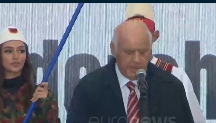 “Dëshimtarët amerikanë po tregojnë fakte në Hagë”, ish-presidenti Moisiu: Liria e Kosovës u fitua me gjak!