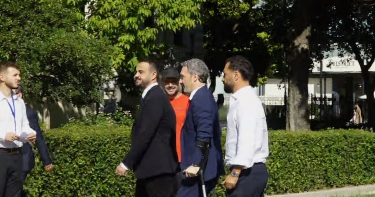 Dështon seanca në GJKKO/ Bardh Spahia nuk shkoi se ka thyer këmbën, prokurorja: Të vijë me paterica!