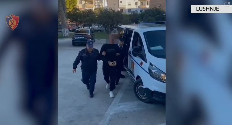 Dhunuan me grushte dhe sende të forta 52-vjeçarin, arrestohen 2 kushërinjtë në Lushnjë