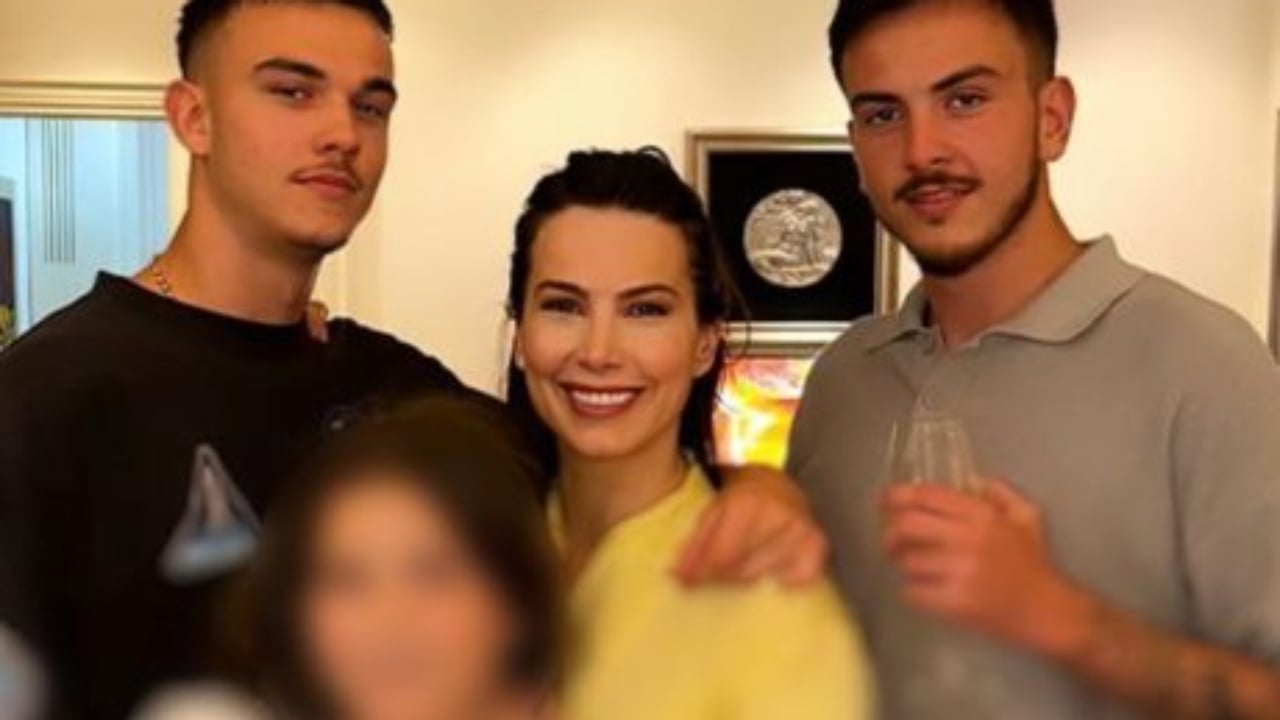 Dhunuan policin/ Mbetet në burg njëri nga djemtë e Valbona Selimllarit, tjetri në ‘detyrim paraqitje’