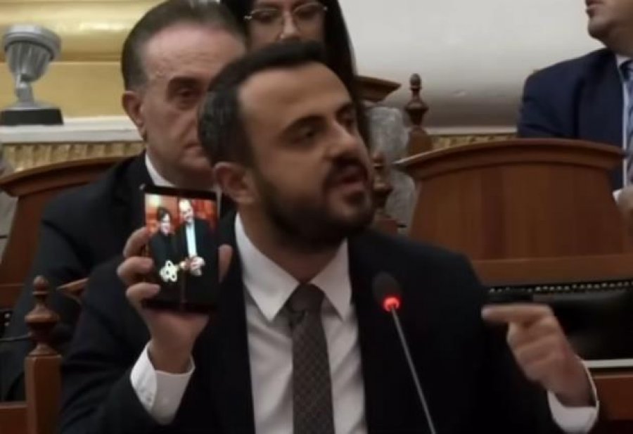 “Ditë e zezë për Parlamentin”, deputeti i PD akuzon Ramën: Ai dekoronte Bregoviçin, kur UÇK luftonte për Kosovën