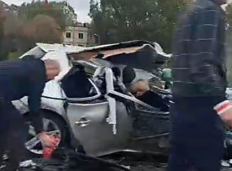 Durrës/ Aksident i rëndë në mbikalimin e Plepave, makina përfundon në korsinë e kundërt, disa të plagosur