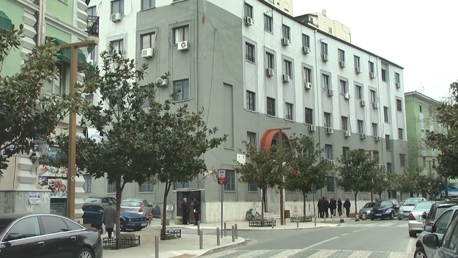 Durrës, pezullohen 367 seanca gjyqësore pas vrasjes së gjyqtarit Astrit Kalaja