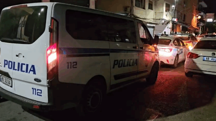 E godet me kosore në kokë dhe i thyen krahun, 56-vjeçari “masakron” një 39-vjeçar në Bushat