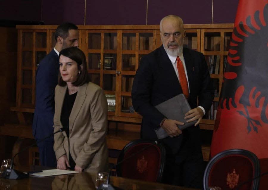 E paprecedente/ Rama – gazetareve: Do me pyesni per cfar dua une!!! Asnje reagim nga keto te fundit