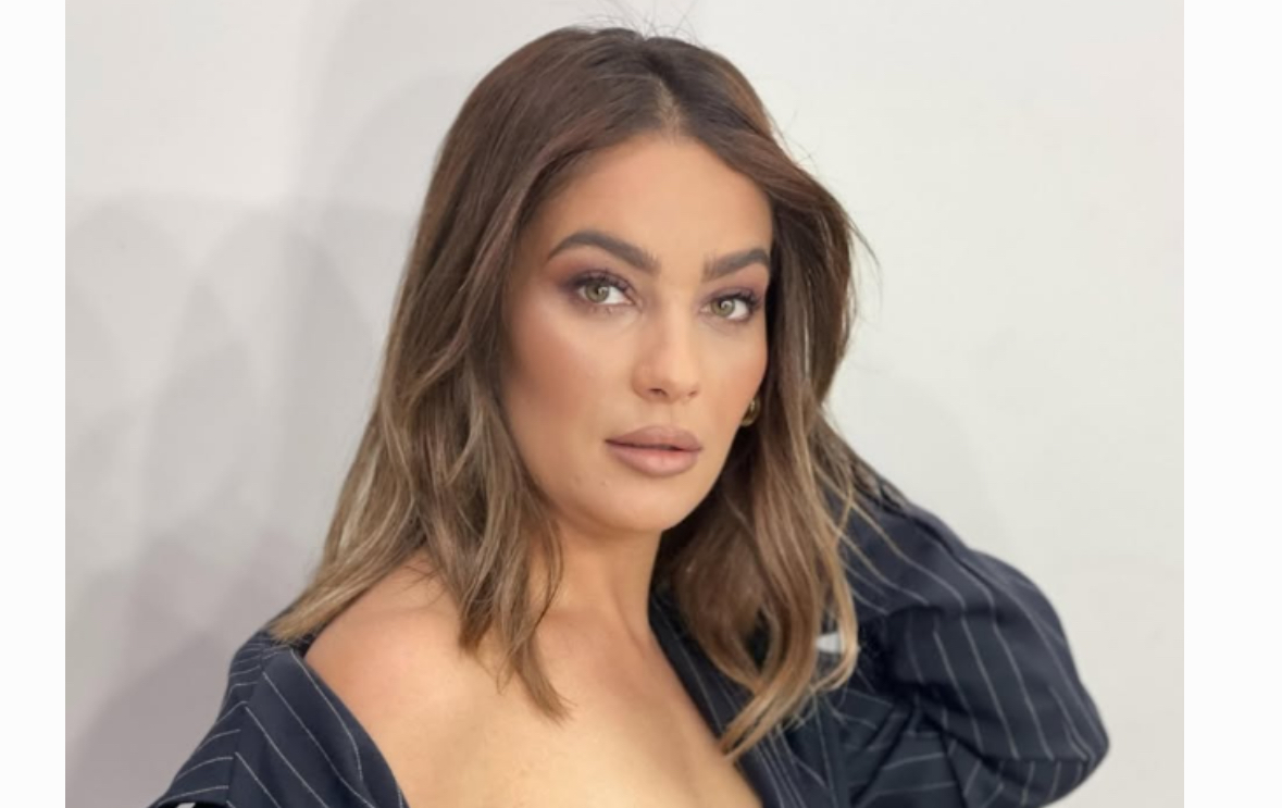 Edhe ‘Miss Dhoqina’ në garë! Delinda Disha shpall kandidaturën për Bashkinë Tepelenë