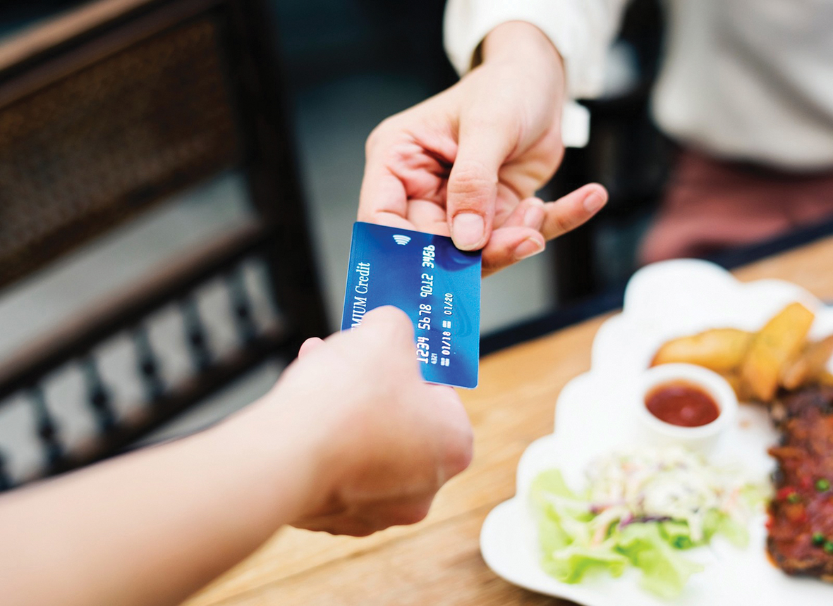 Ekonomi “pa cash”: ambicioze apo utopike?