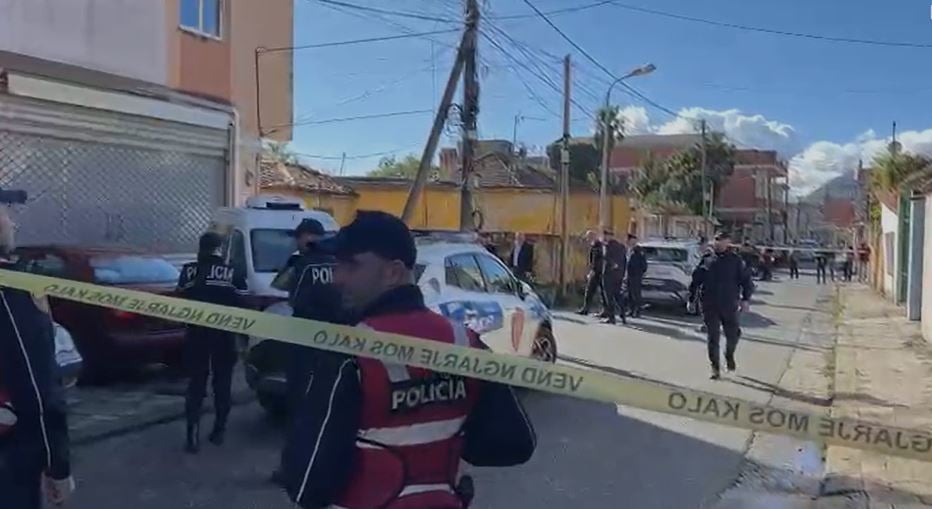 EMRI/ Atentat me tritol në Shkodër, hidhet në erë makina, plagoset drejtuesi i saj