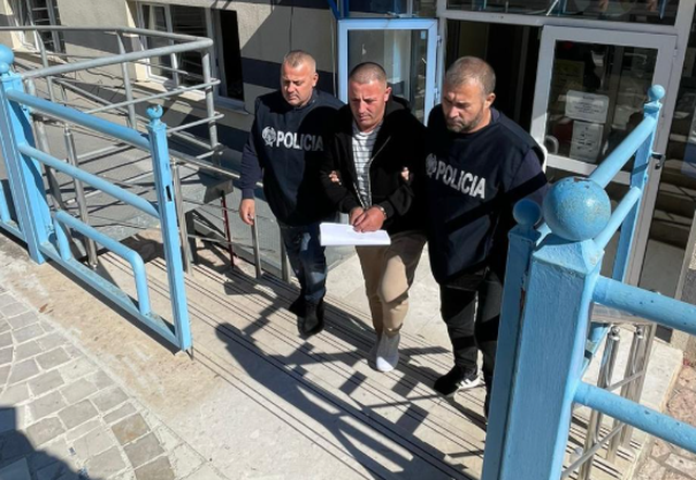 EMRI/ Kapet duke transportuar katër klandestinë, në pranga 41 vjeçari në Sarandë