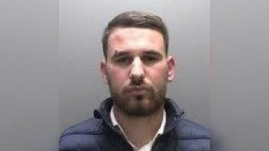 EMRI/ U kap duke shitur kokainë, arrestohet 22-vjeçari në Angli