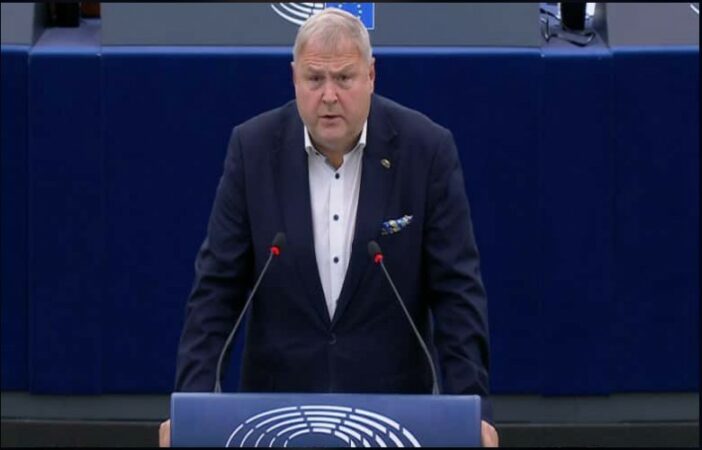 Eurodeputeti: E papranueshme, ndërhyrja e Serbisë në zgjedhjet lokale të Kosovës