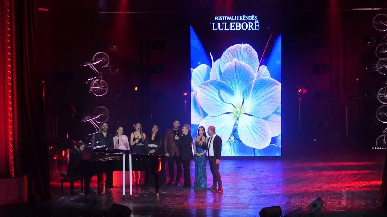 Festivali “Luleborë”, në Shkodër mbahet edicioni i 10-të i festivalit të këngës qytetare