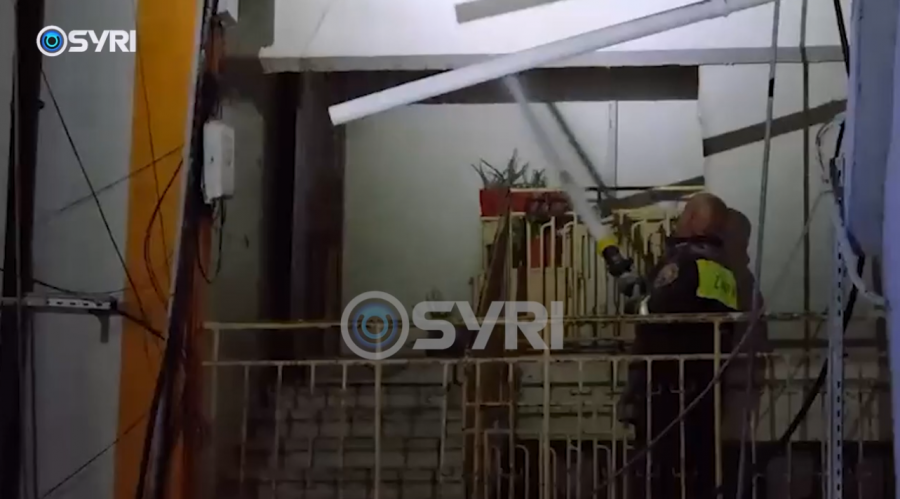 Fier/ Një kabinë elektrike përfshihet nga flakët, alarmohen banorët e zonës