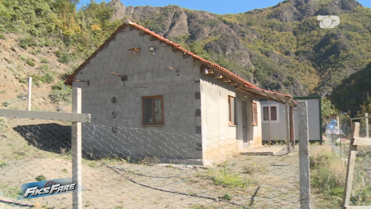 Fiks Fare/ Lumi Fan i mori shtëpinë, prej 8 vitesh jeton në kontenier, ende pa dëmshpërblim! “Dosja endet nga Mirdita në Tiranë”